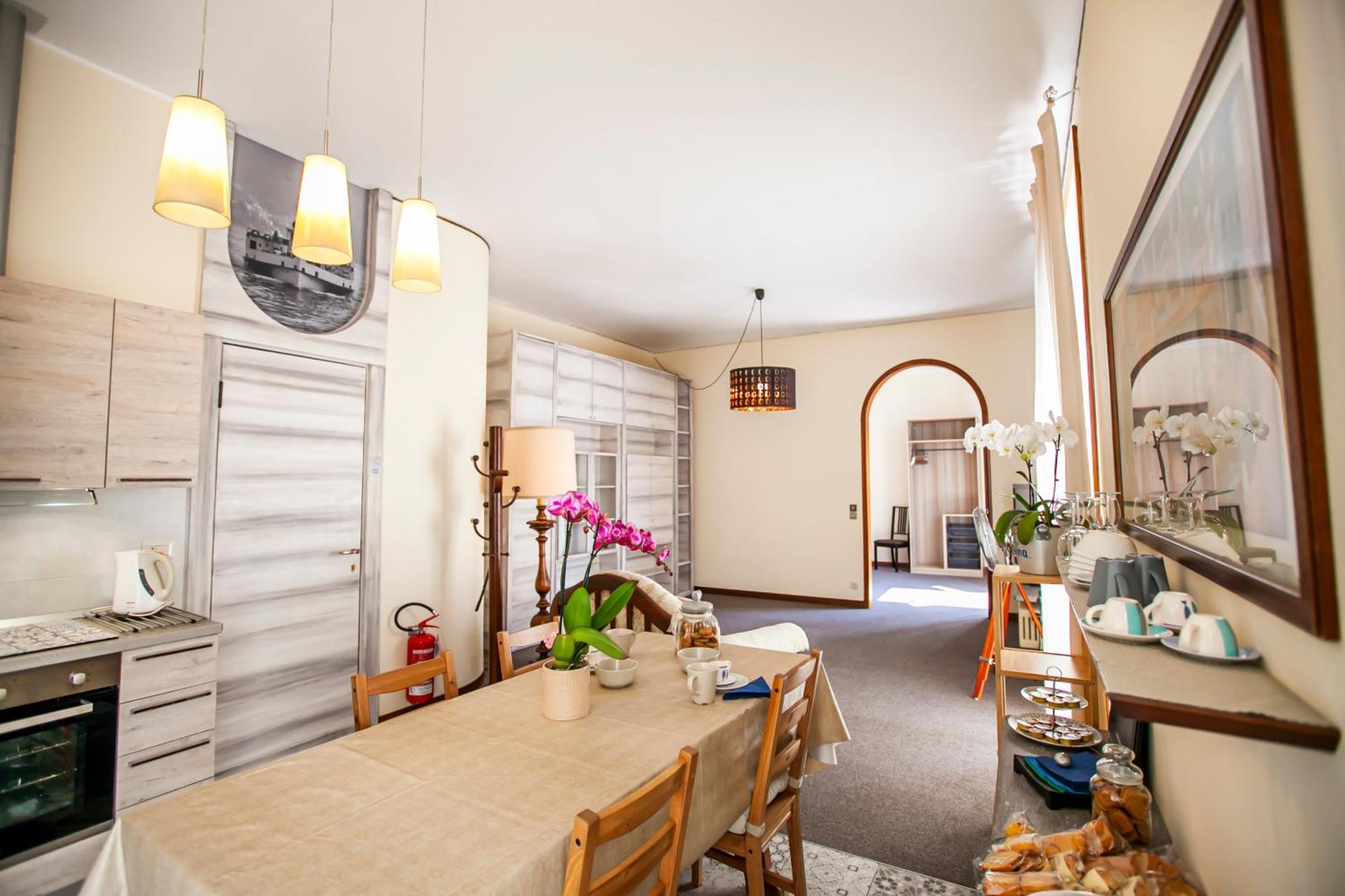 Hotel Darsena Di Riva Grande à Moltrasio Extérieur photo